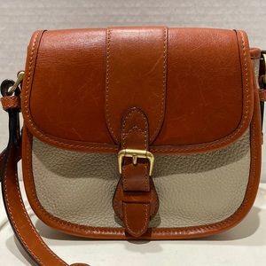 LEATHER COMPANY Cream/ Tan Leather Crossbody Bag
